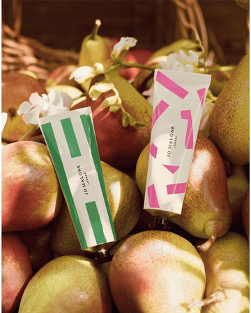English Pear &amp; Freesia Hand Cream 30ml - 2026 Edition